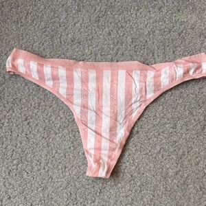VS Thong Panty XL